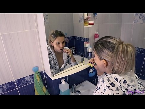 ❤️ פריצה עם צעירים בפיג'מה מסתיימים אוראלי בהצטיינות בתחת - לי שחור פורנו יפה ב-iw.tuberxxx-com.ru ❌️